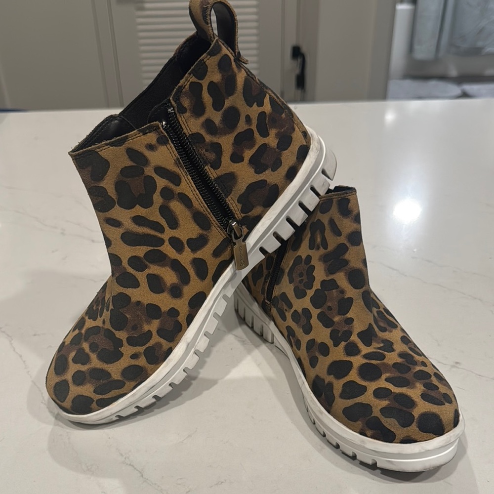 Blondo Leopard Print waterproof sneaker/Boots for women